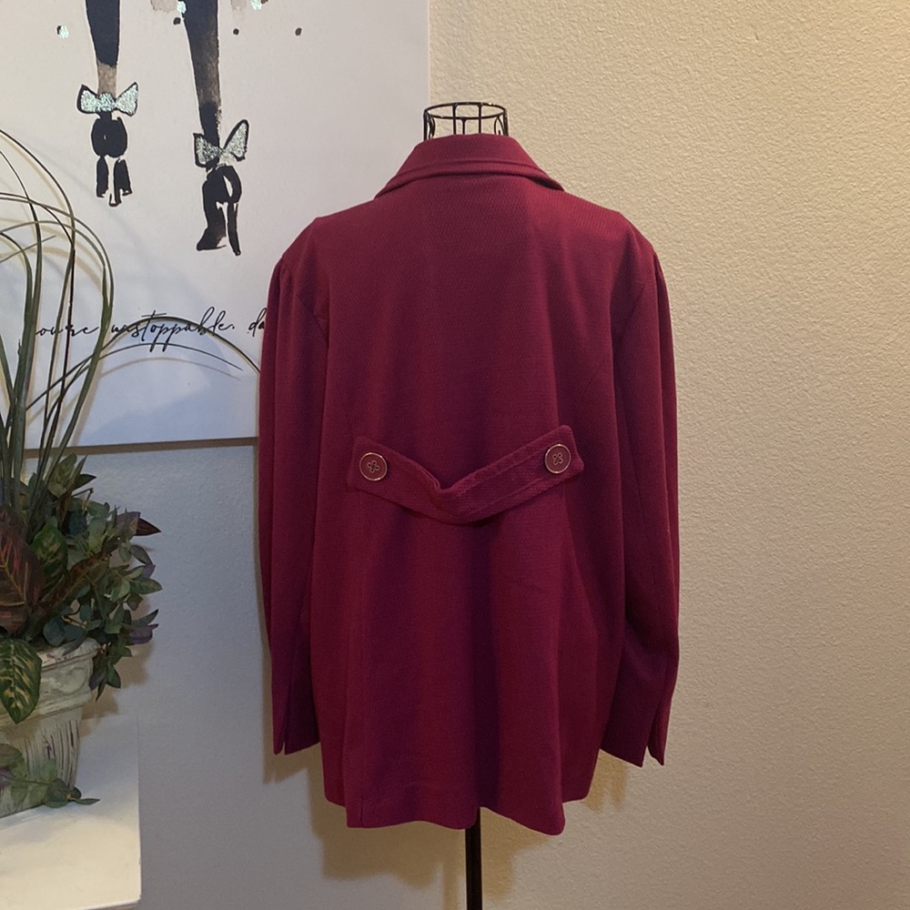 Beautiful Ladies Jacket - Picture 4 of 5